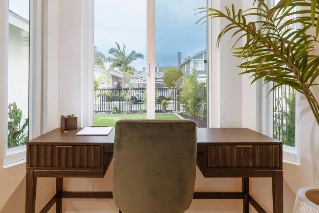 Image 2 of Luxury Home with Views 15 Min to DT & Coronado Beach