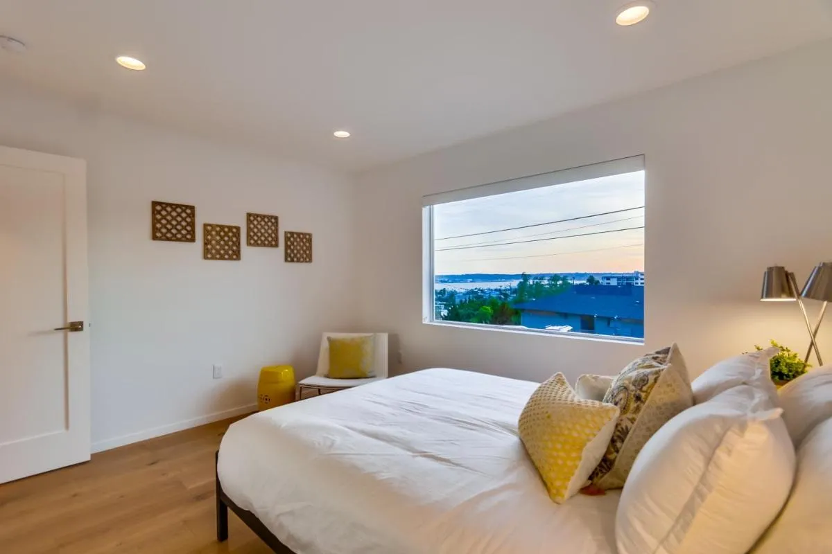 Image 1 of Luxury Ocean & Canyon views near downtown