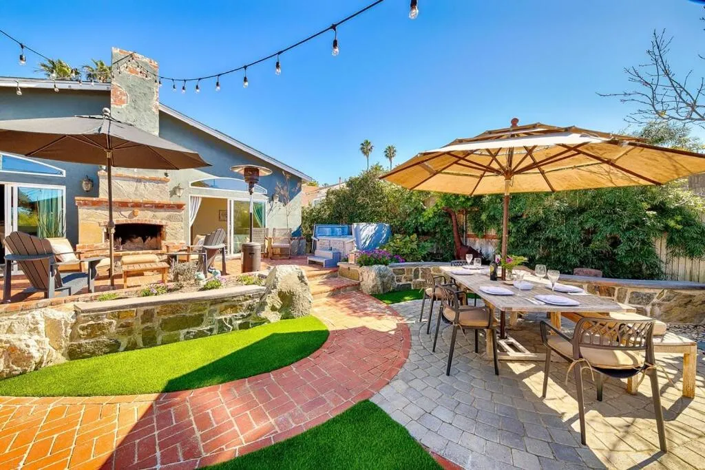 Image 5 of Luxury beach home one block from ocean with spa, WiFi, & gorgeous outdoor space