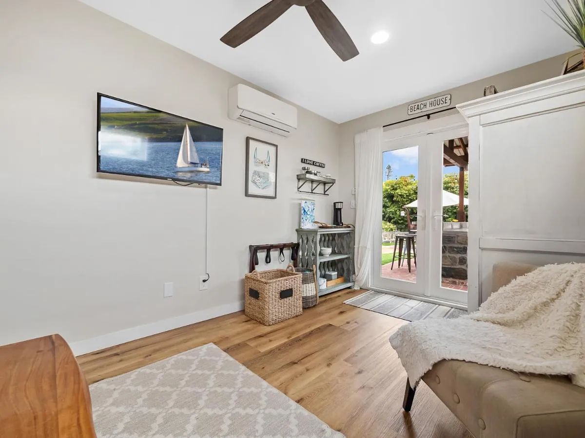 Image 4 of Luxury beach home one block from ocean with spa, WiFi, & gorgeous outdoor space