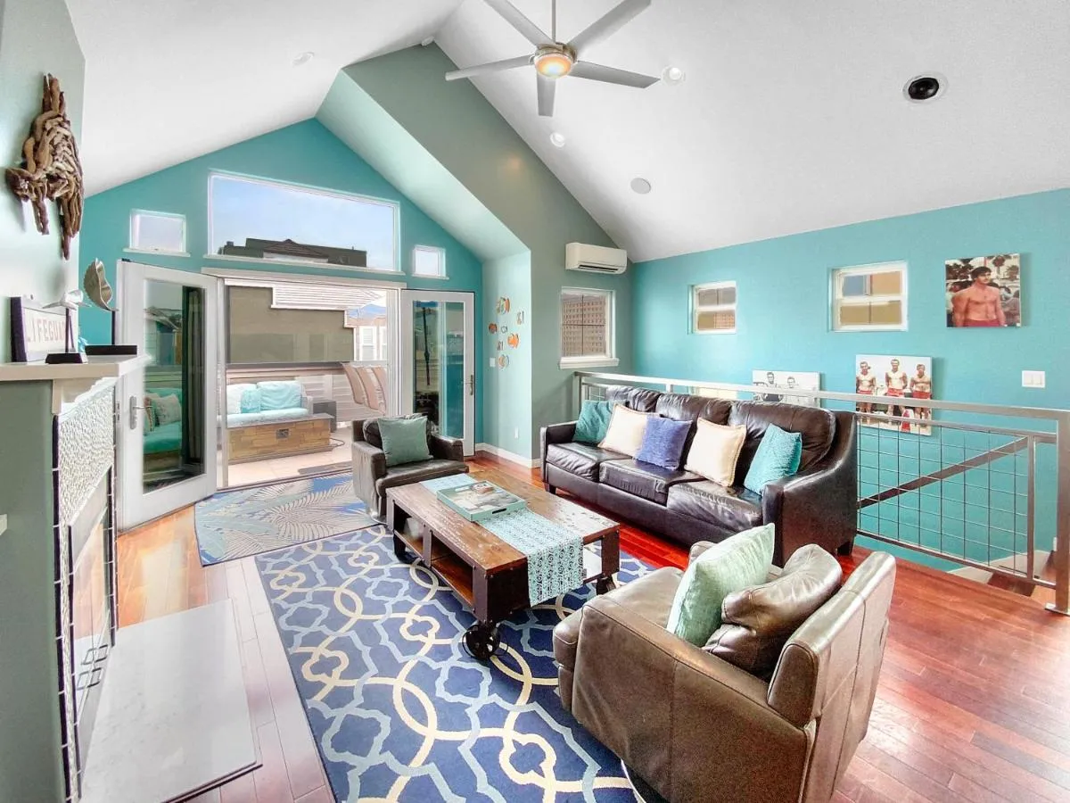 Image 3 of Massive Mission Beach Home – Fire Pit & Deck