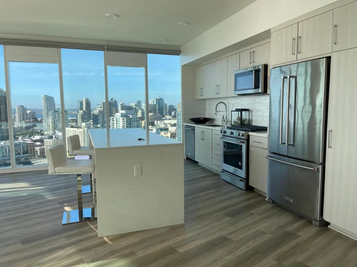 Image 4 of Massive Penthouse Overlooking All of San Diego