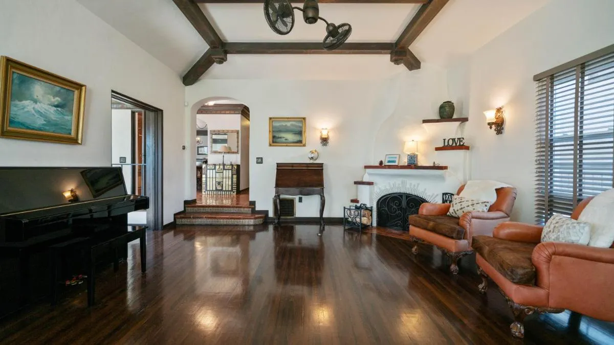 Image 6 of Mediterranean-Style Villa in Point Loma