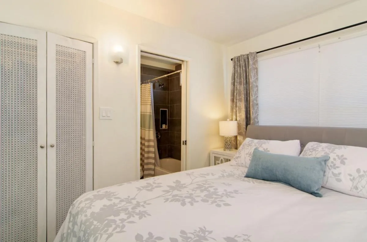 Image 6 of Mission Bay Cottage – Bay View Patio, Parking, WasherDryer