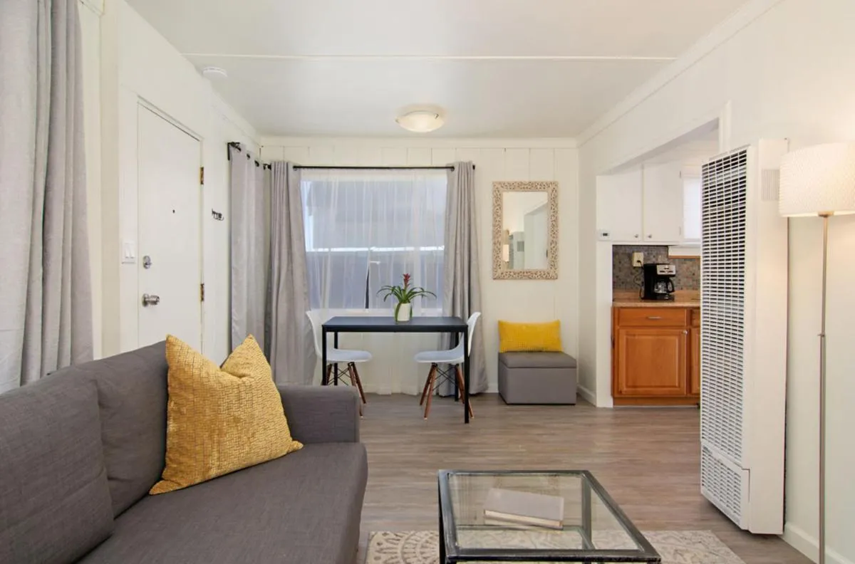 Image 2 of Mission Bay Cottage – Bay View Patio, Parking, WasherDryer