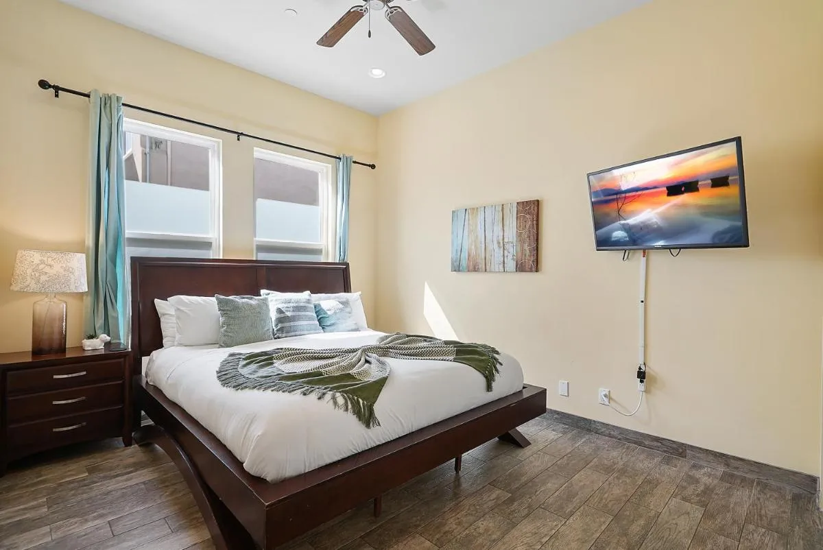 Image 6 of Mission Paradise – Spa, Pet Friendly, Steps2Sand