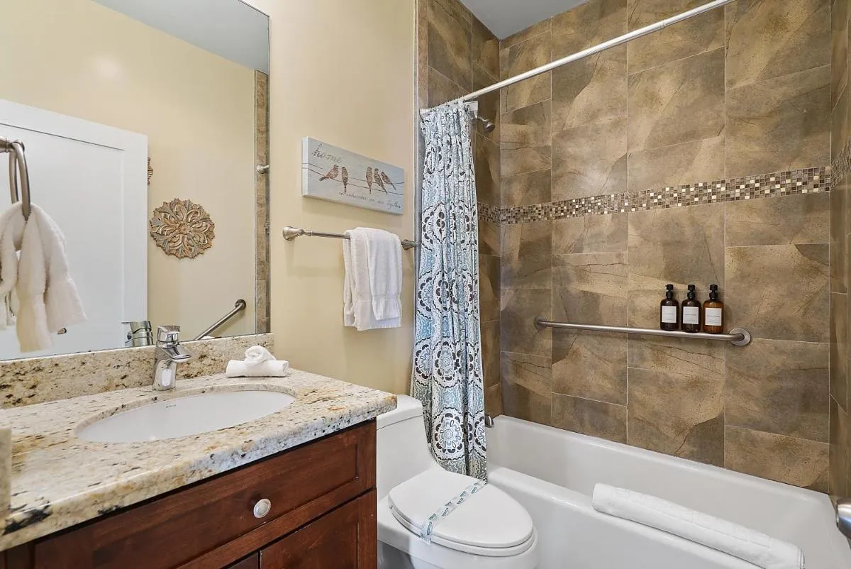 Image 2 of Mission Paradise – Spa, Pet Friendly, Steps2Sand