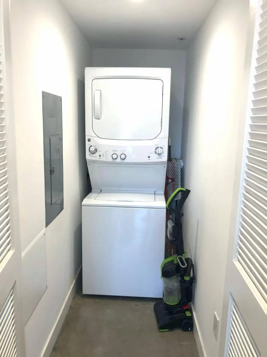 Image 5 of Modern 2 Bdrm w/Parking in the Heart of Hillcrest