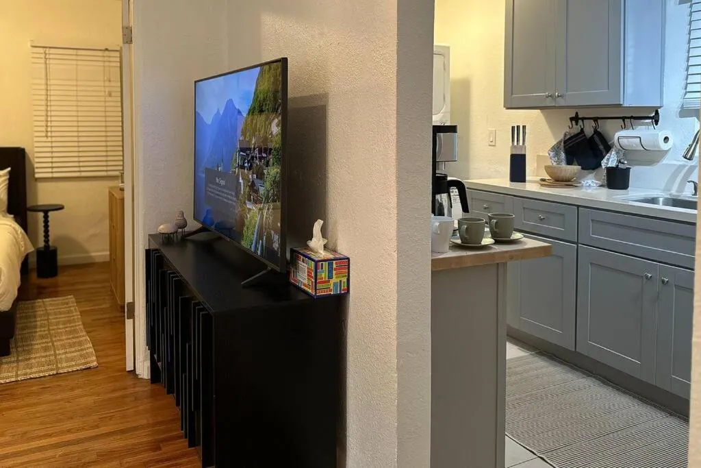 Image of Modern Eclectic 1BR by Downtown, Airport & More