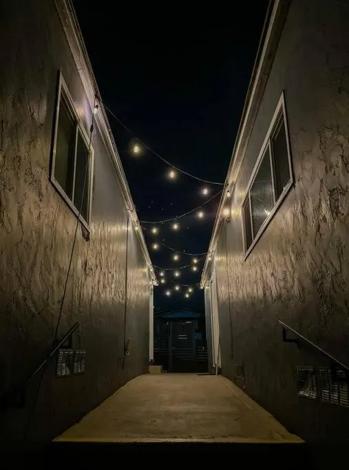 Image 6 of Modern Eclectic 1BR by Downtown, Airport & More