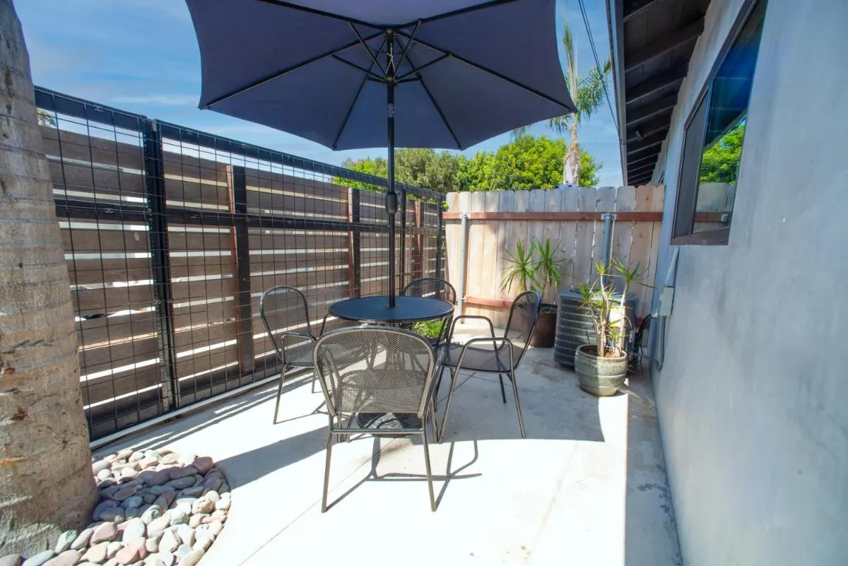 Image 4 of Modern Ocean Beach Apartment