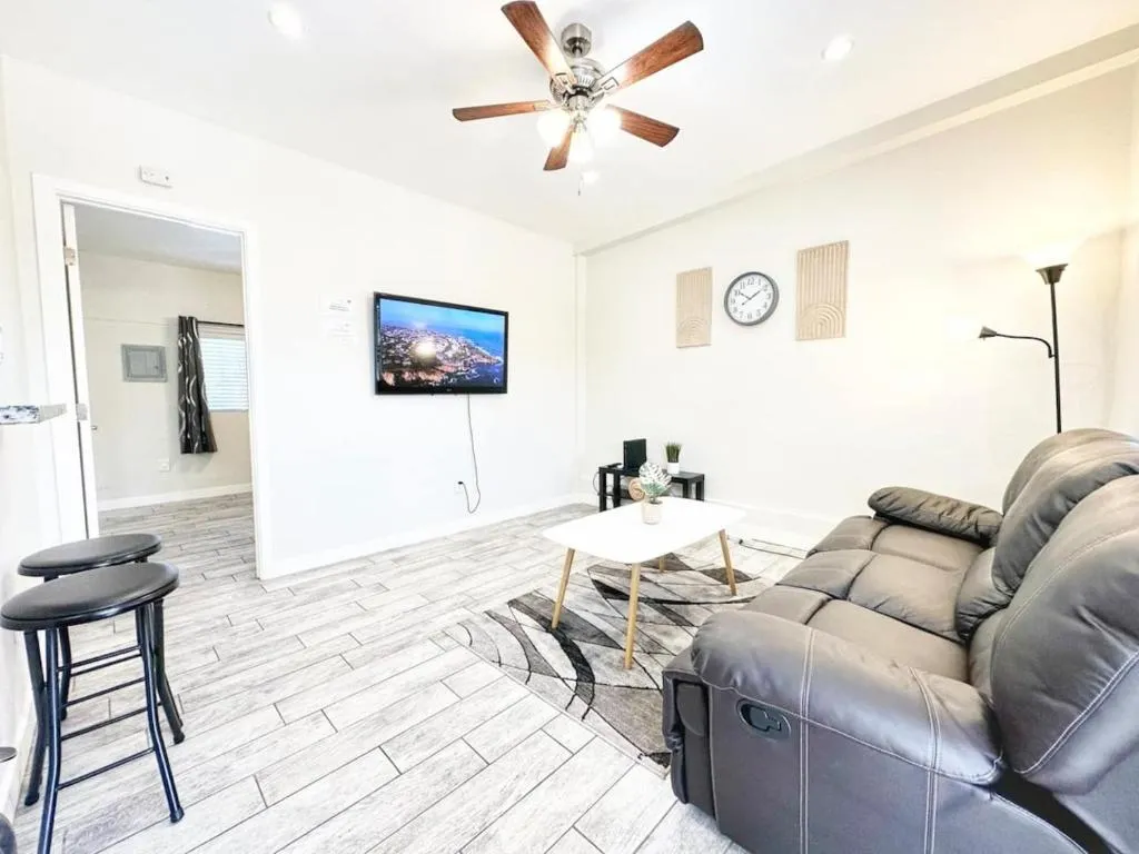 Image of Modern Retreat Just Outside The City