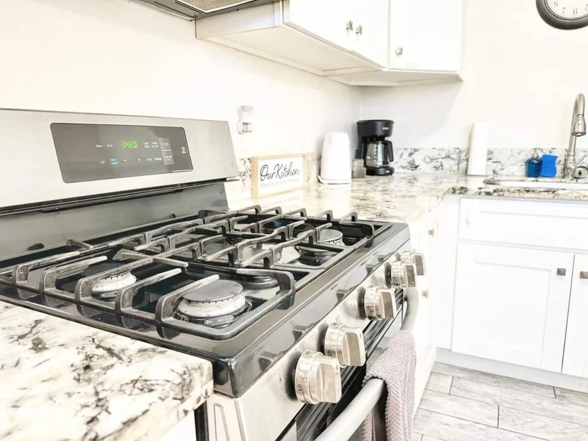 Image 6 of Modern Retreat Just Outside The City