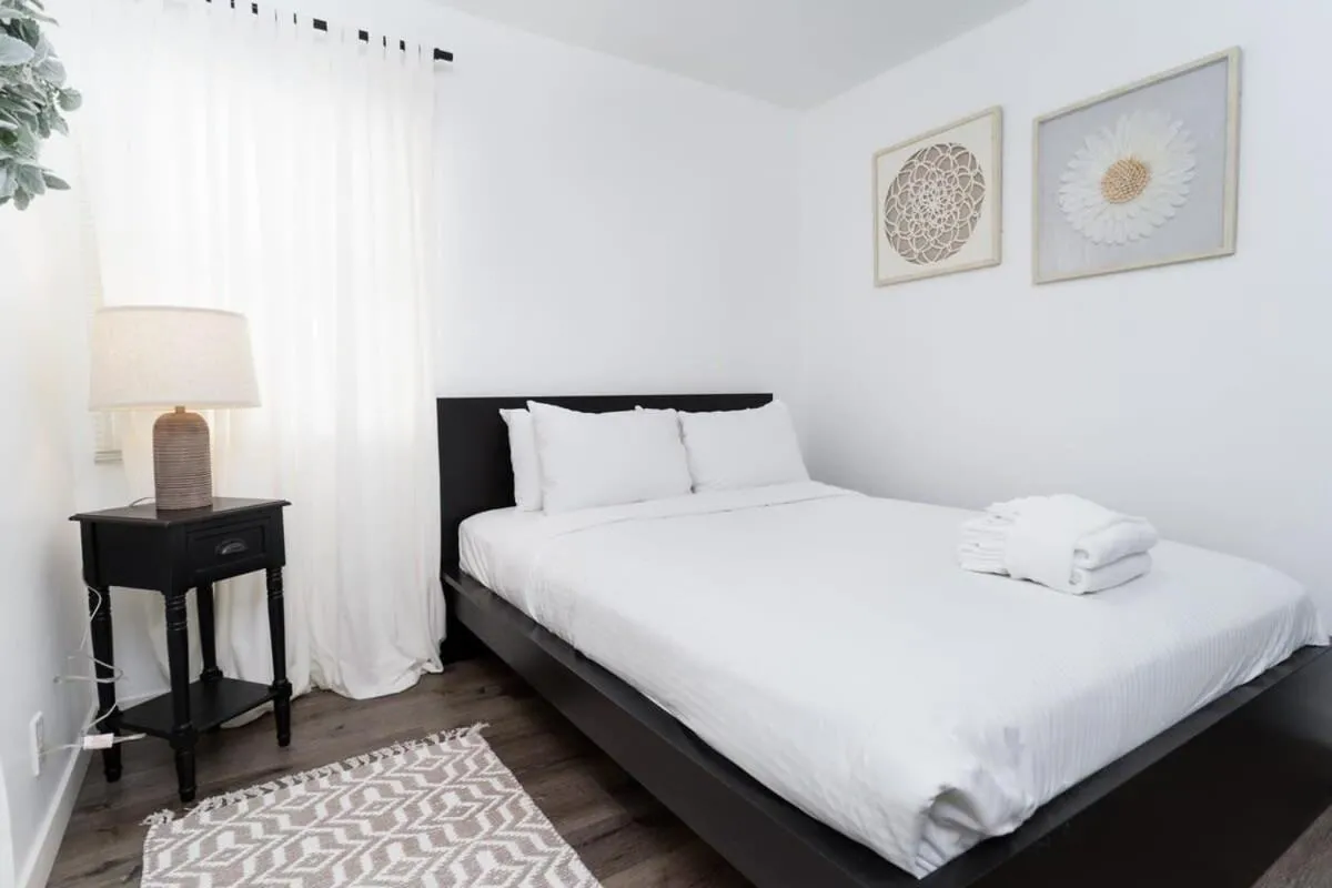 Image 6 of Nautical Point Loma Getaway – 7 mins to airport