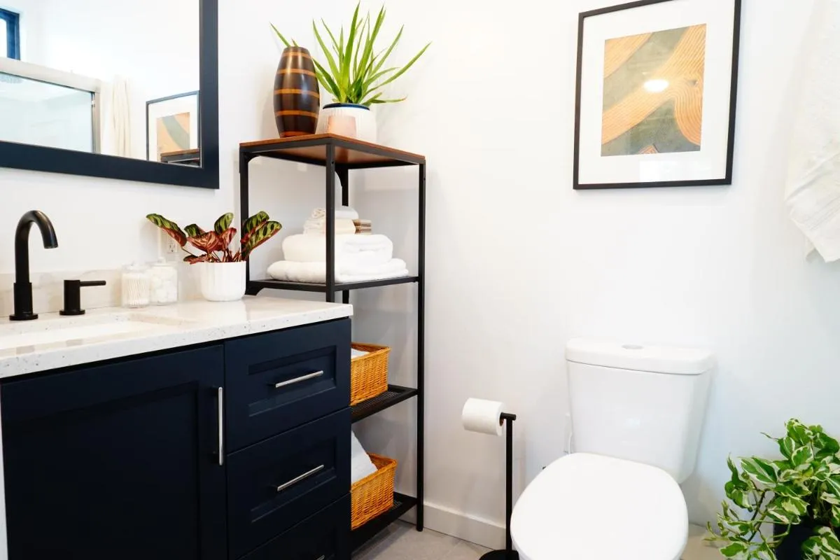 Image 2 of Newly Built, Bright, and Modern Guest Home