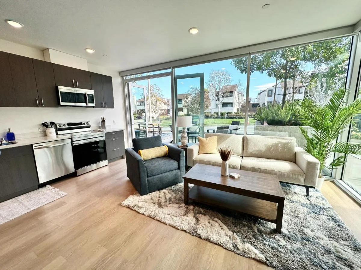 Image 2 of Nimitz Crossing Luxury Residences