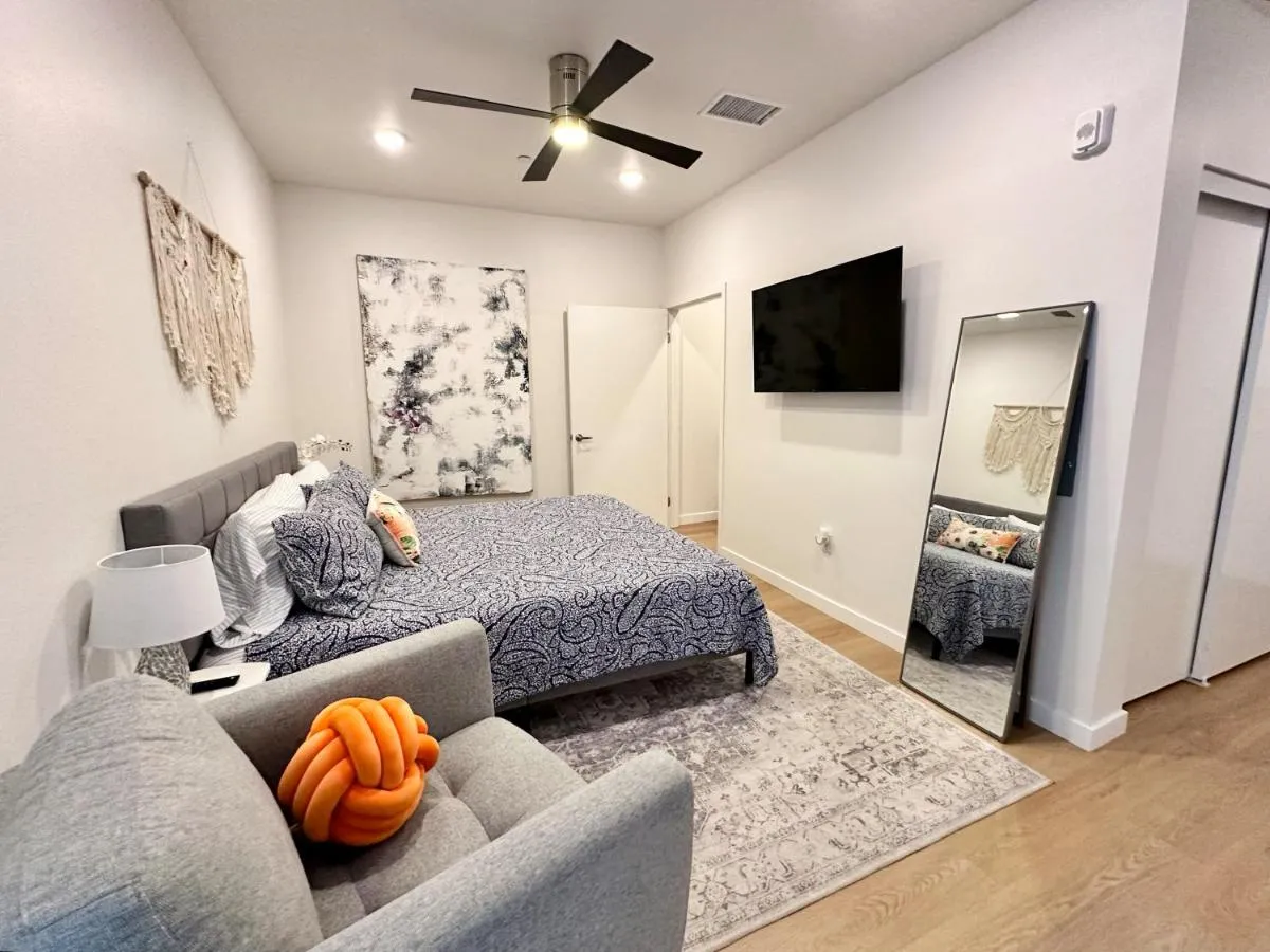 Image 4 of Nimitz Crossing Luxury Residences