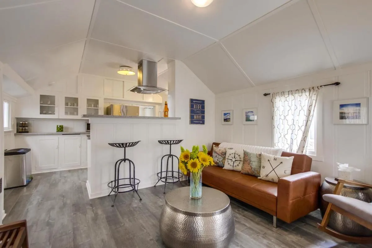 Image 3 of OB Beach Daze 1