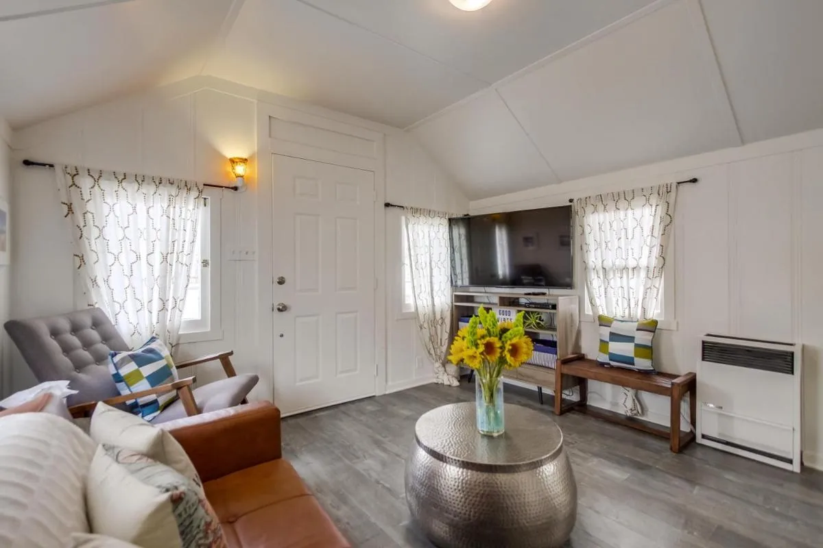 Image 4 of OB Beach Daze 1