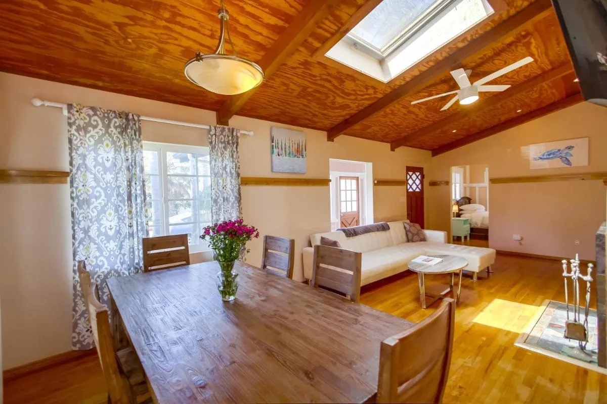 Image 3 of OB Beach House