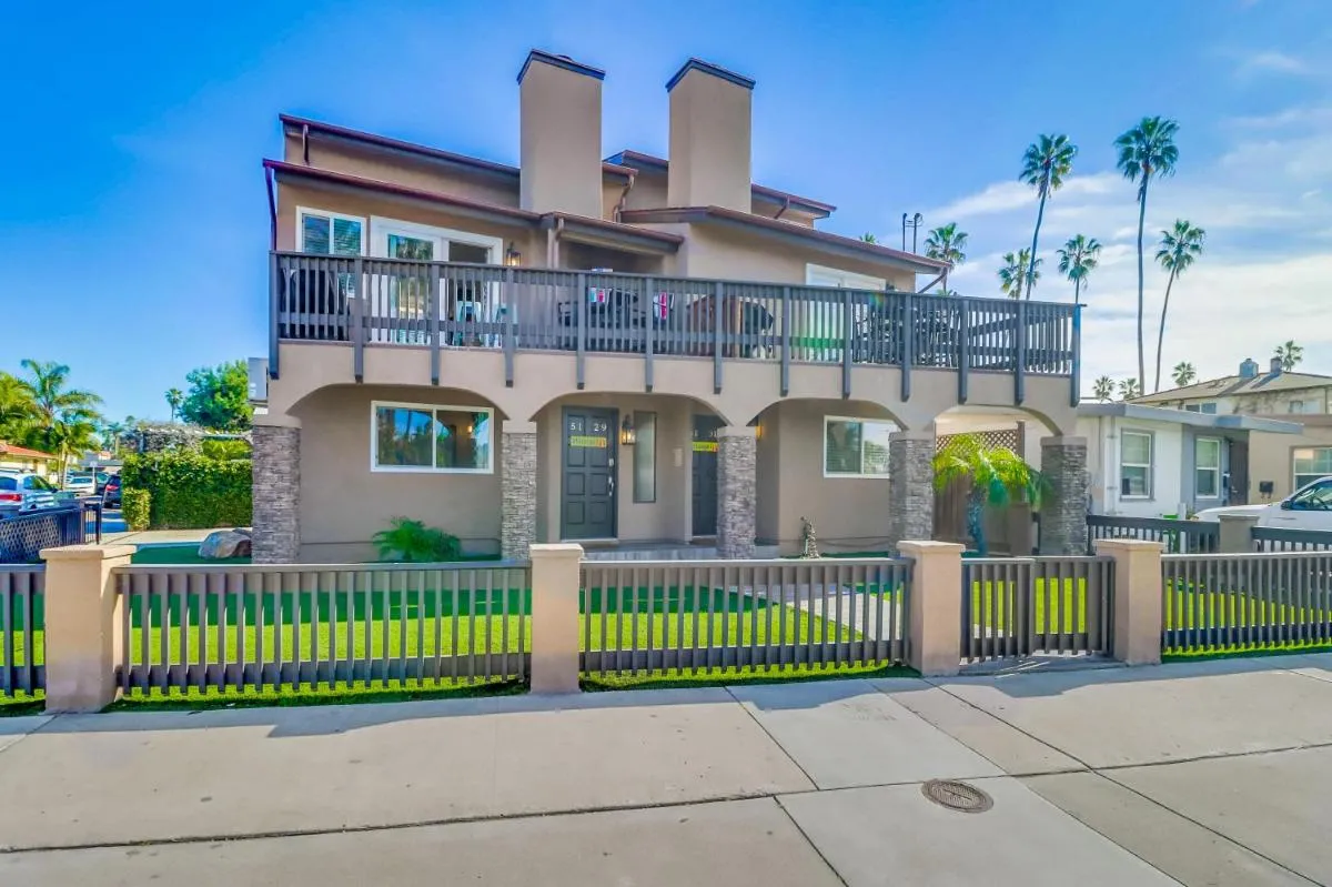 Image 5 of OB Loungin 1