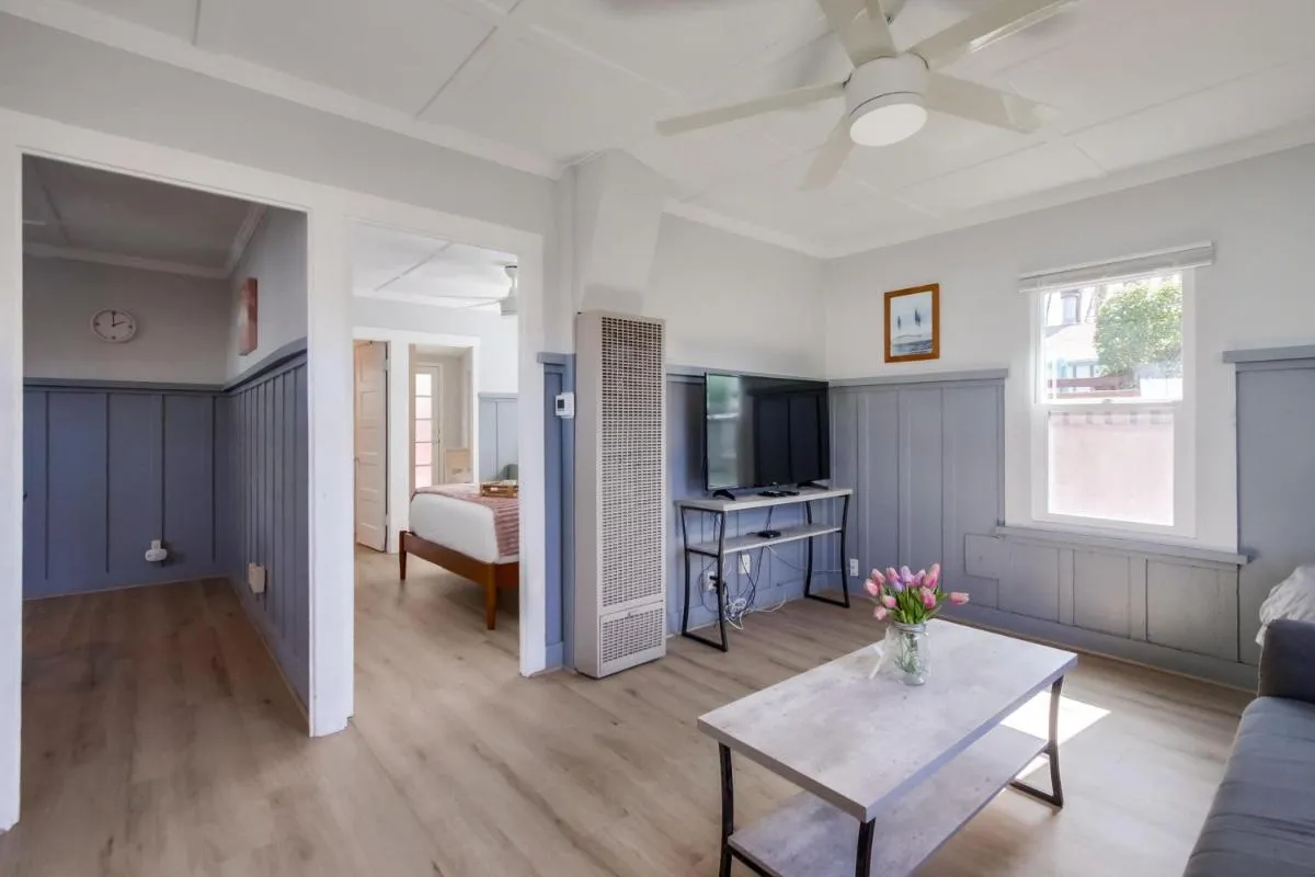 Image 4 of Ocean Beach Cottage