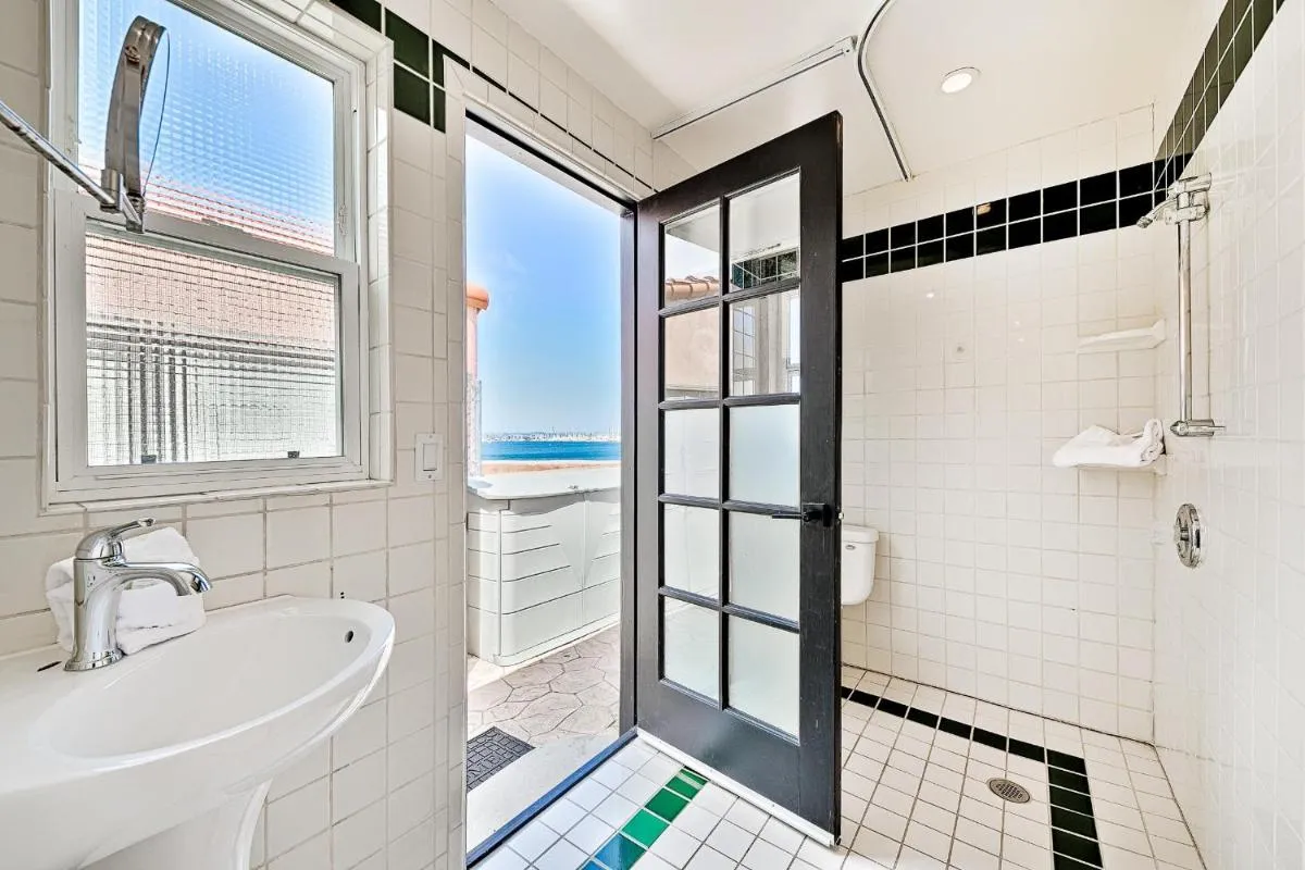 Image 2 of On The Beach Casa