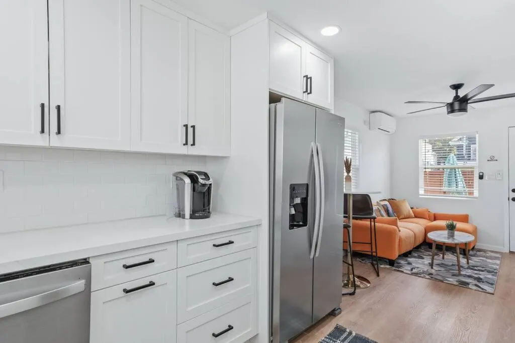 Image 3 of Orange Blossom -2BR Free EV Charger & Parking