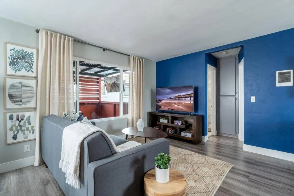 Image 4 of PORCHLIGHT HOME Central San Diego FREE parking