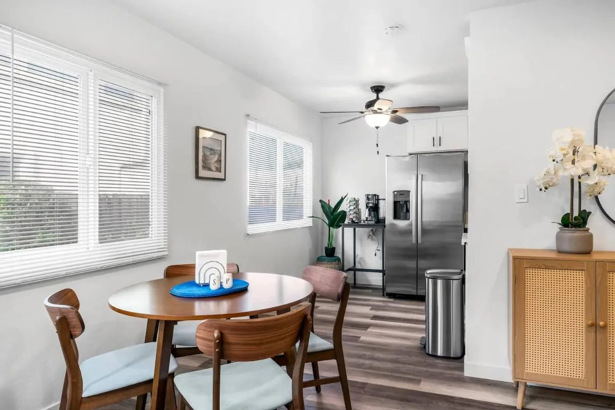 Image 3 of Pacific Beach – Garnet Ave Apartment