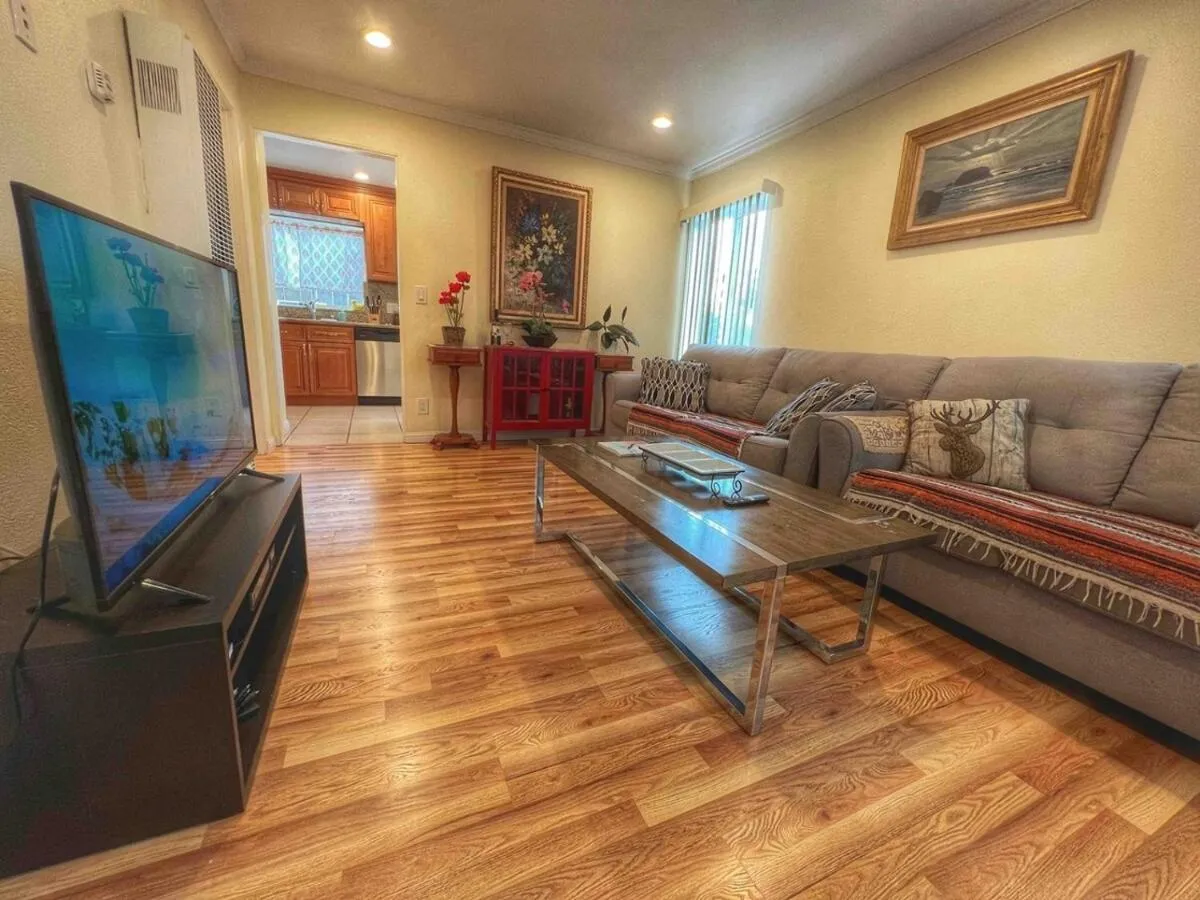 Image 4 of Pacific Beach Getaway Blocks From The Beach