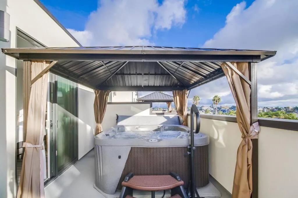 Image 6 of Park Blvd Paradise 302 ADA compliant with a Spa