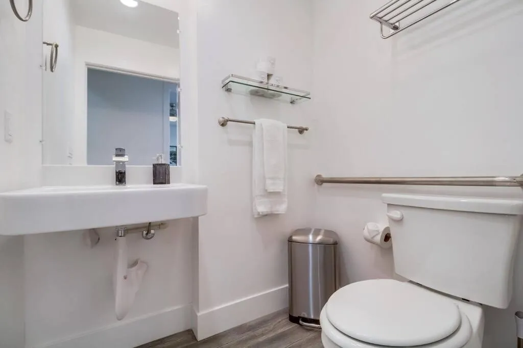 Image 5 of Park Blvd Paradise 302 ADA compliant with a Spa