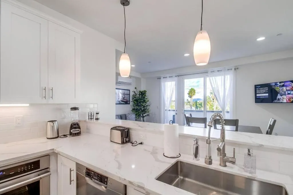 Image 3 of Park Blvd Paradise 304 New construction king bed