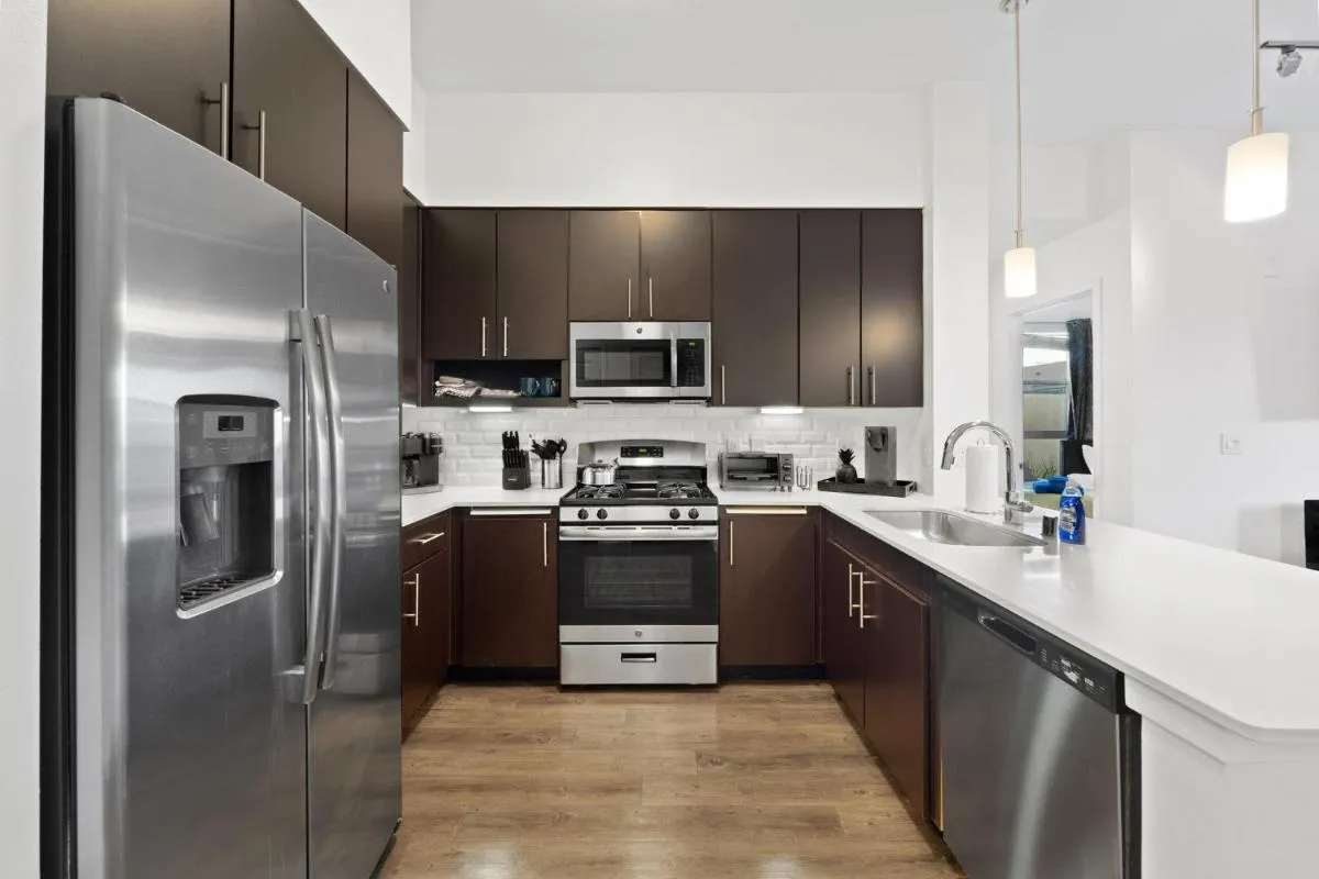 Image 4 of Pineapple Haven