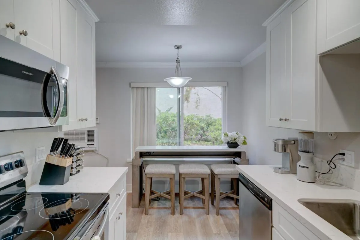 Image 4 of Relaxing Resort Stay Less Than 3 Mi to La Jolla Shores!