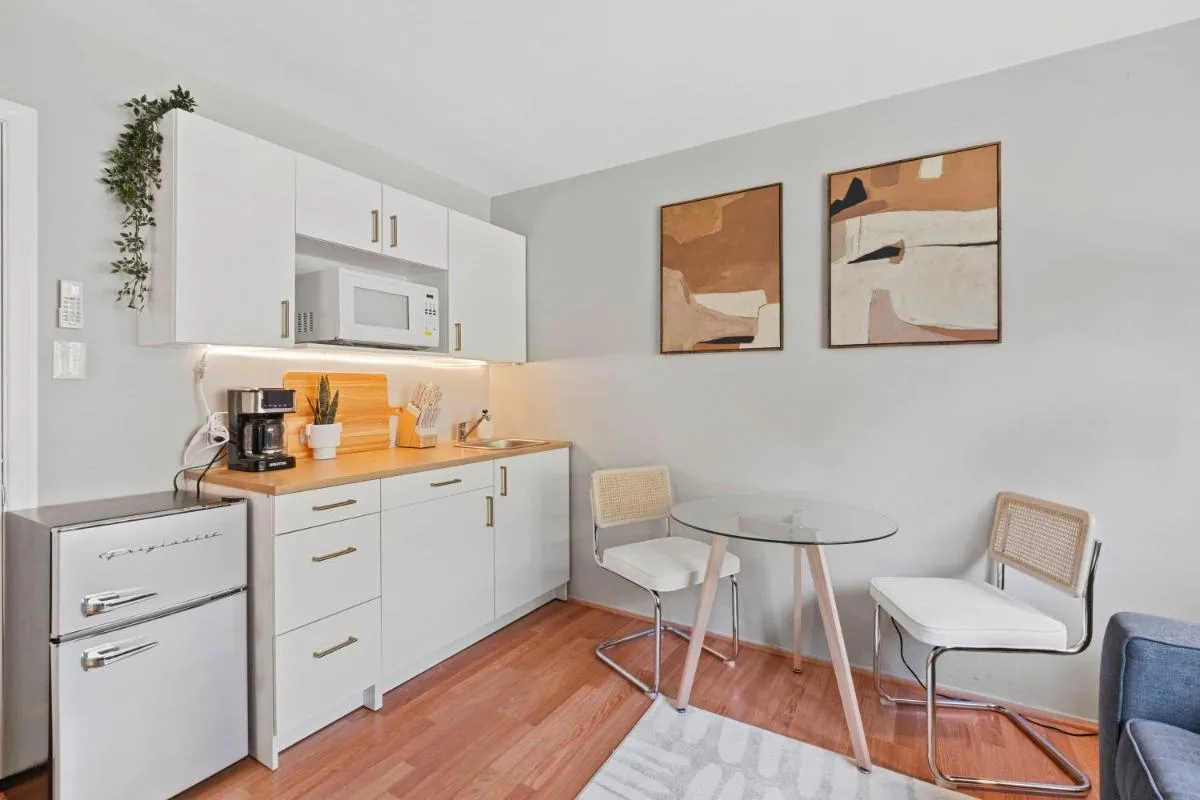 Image 3 of Restful Retreat on Robbins by Cardo