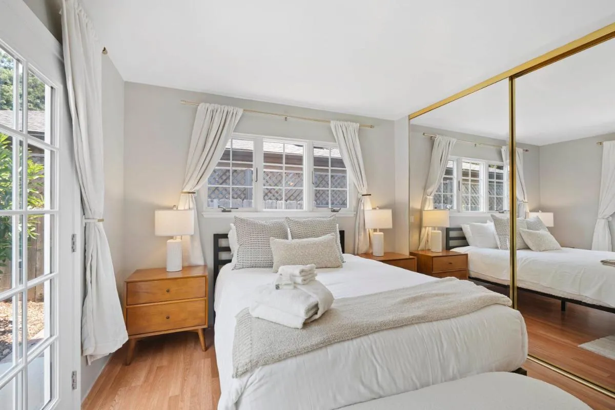 Image 1 of Restful Retreat on Robbins by Cardo