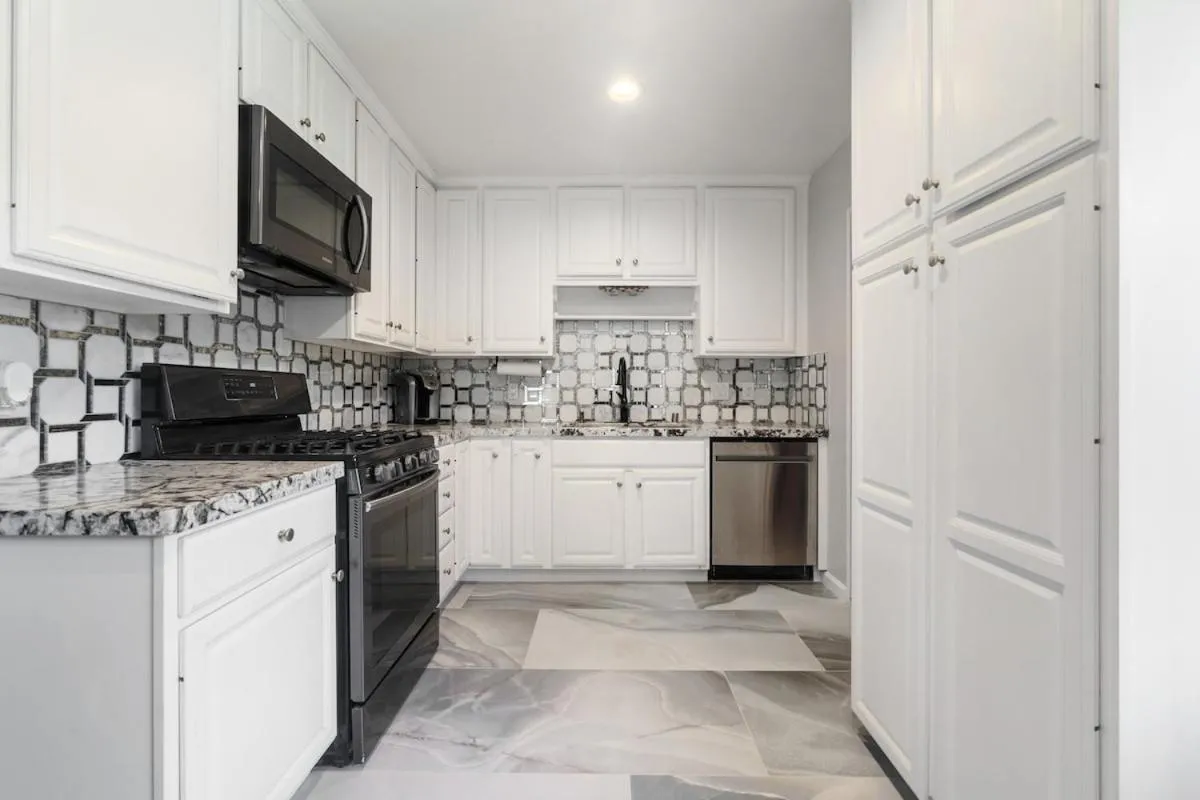 Image 4 of San Diego Chill House with Jacuzzi-Golf-Game Room