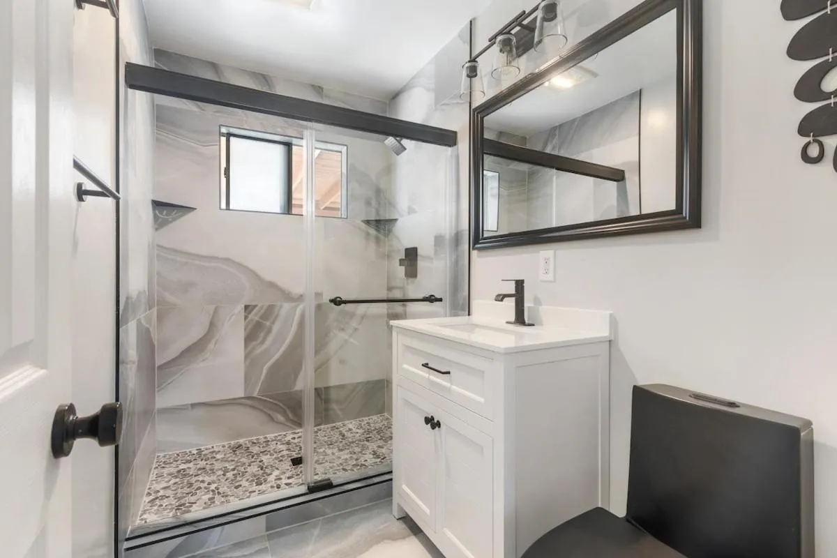 Image 2 of San Diego Chill House with Jacuzzi-Golf-Game Room