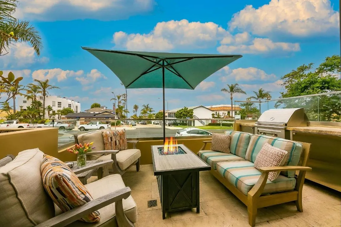 Image of Sea and Palms 2