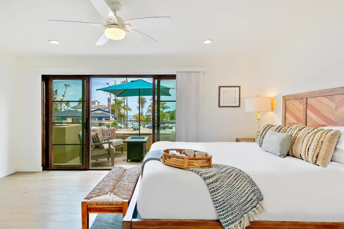 Image 1 of Sea and Palms 2