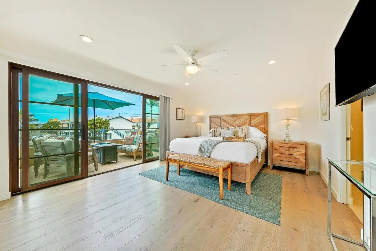 Image 6 of Sea and Palms 2