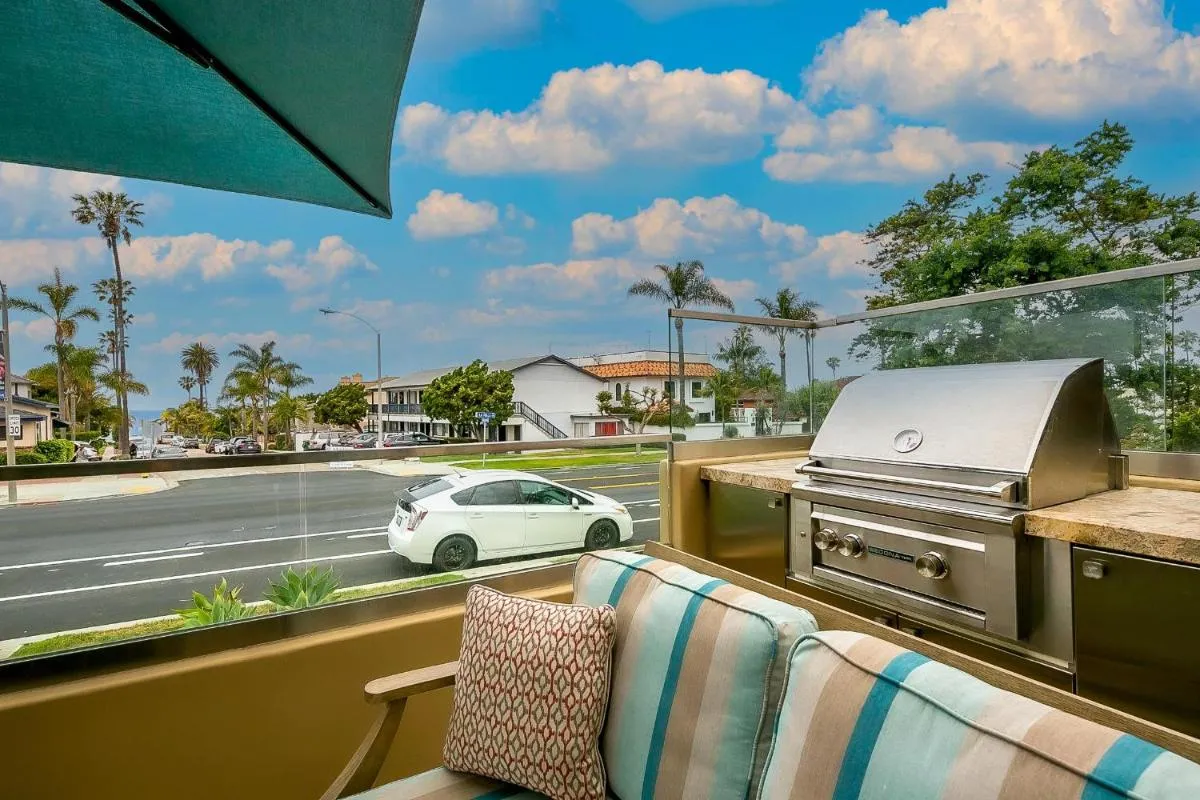 Image 5 of Sea and Palms 2