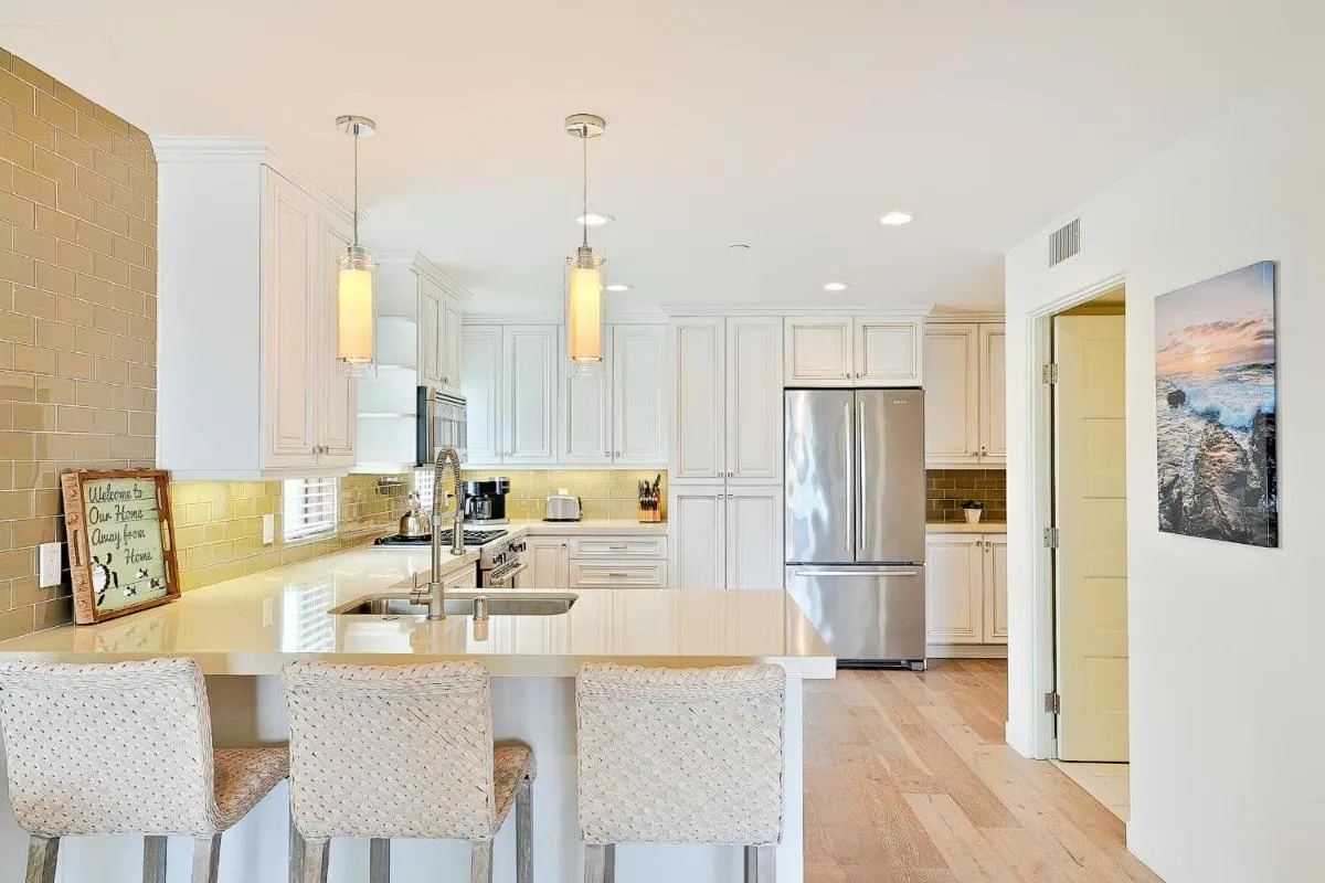 Image 3 of Sea and Palms 2