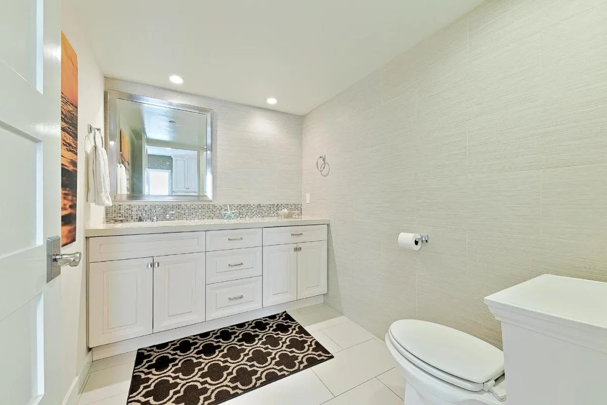 Image 2 of Sea and Palms 2