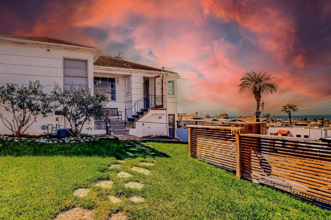 Image of Seaside Beauty