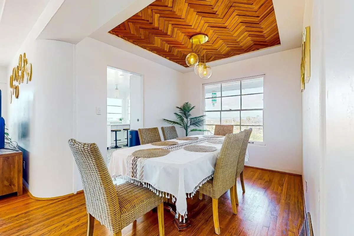 Image 3 of Seaside Beauty