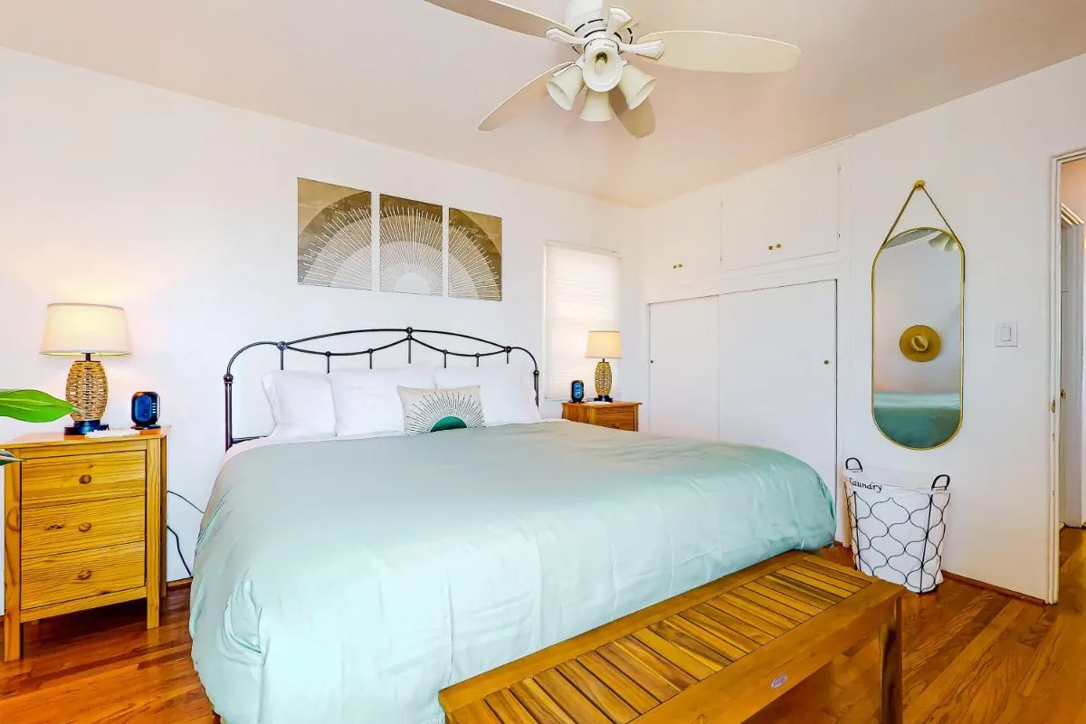 Image 6 of Seaside Beauty