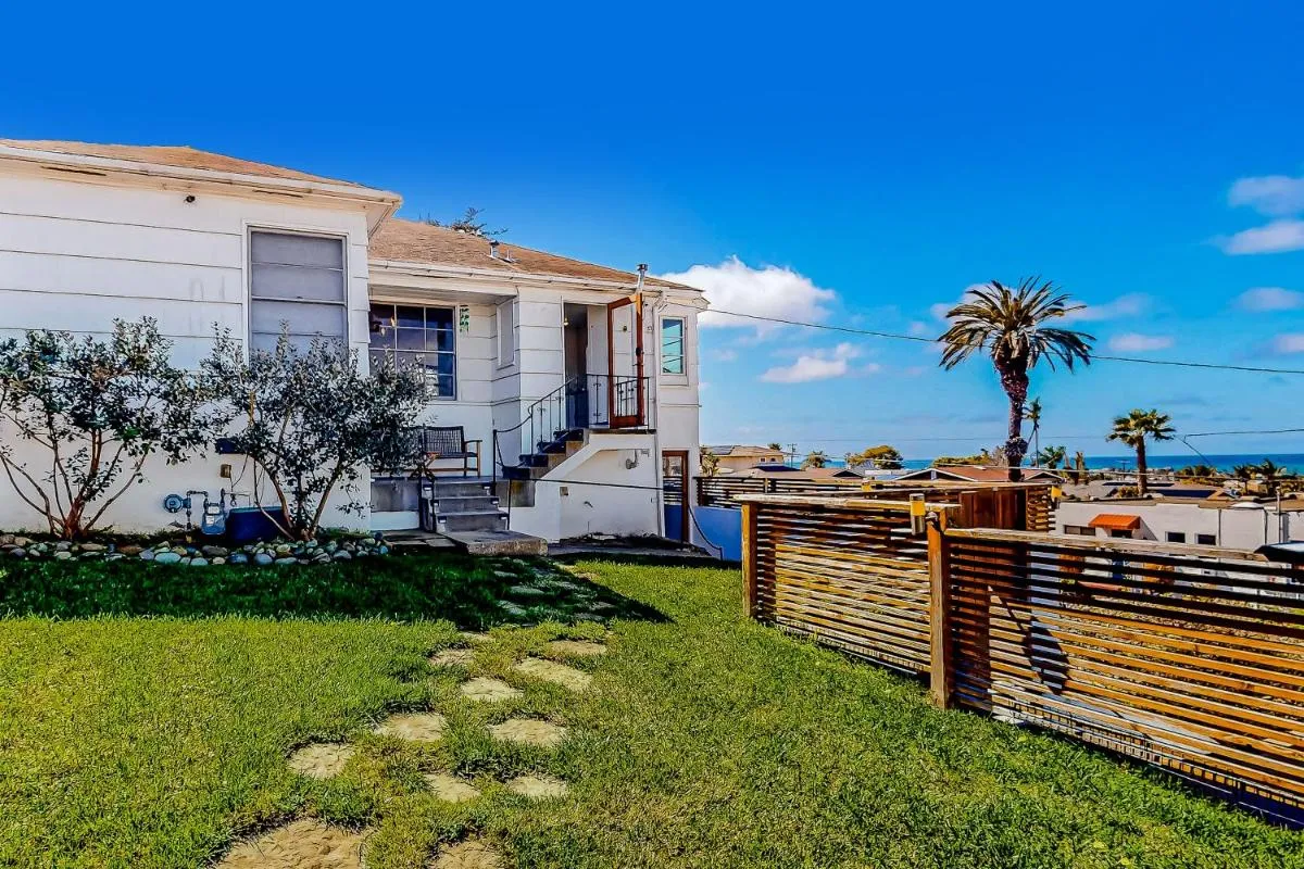 Image 5 of Seaside Beauty